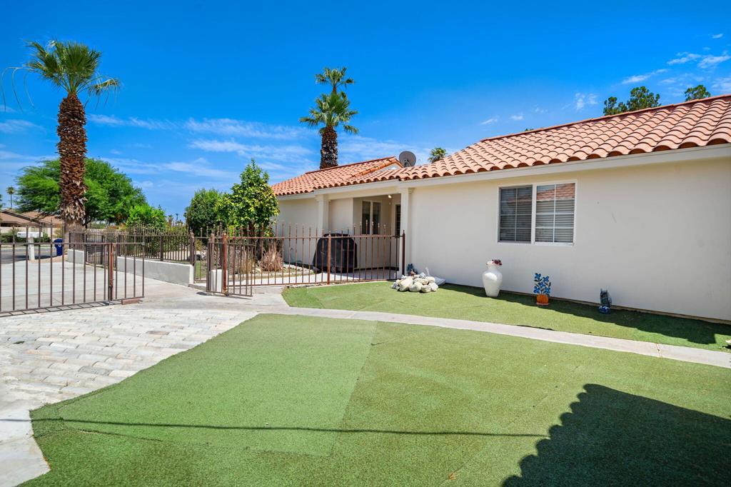 74431 De Anza Way