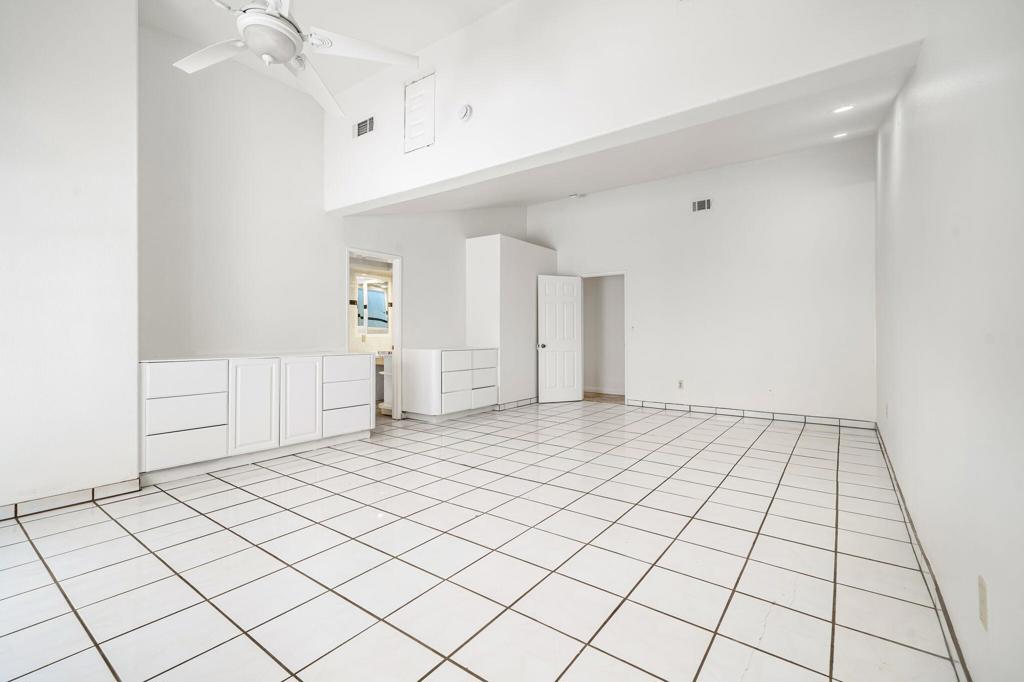 74431 De Anza Way