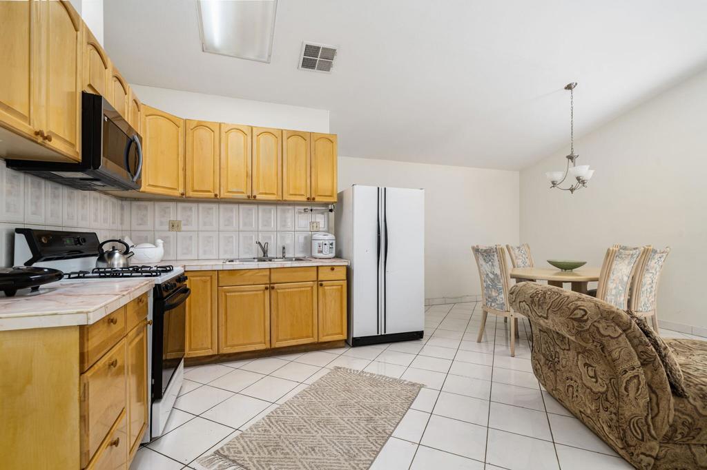74431 De Anza Way