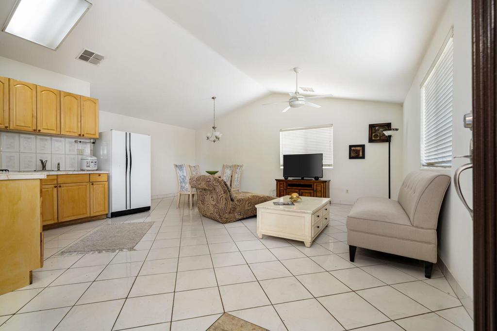 74431 De Anza Way