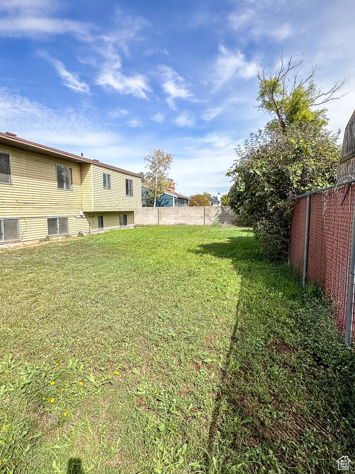 4957 S HENSLEY CIR