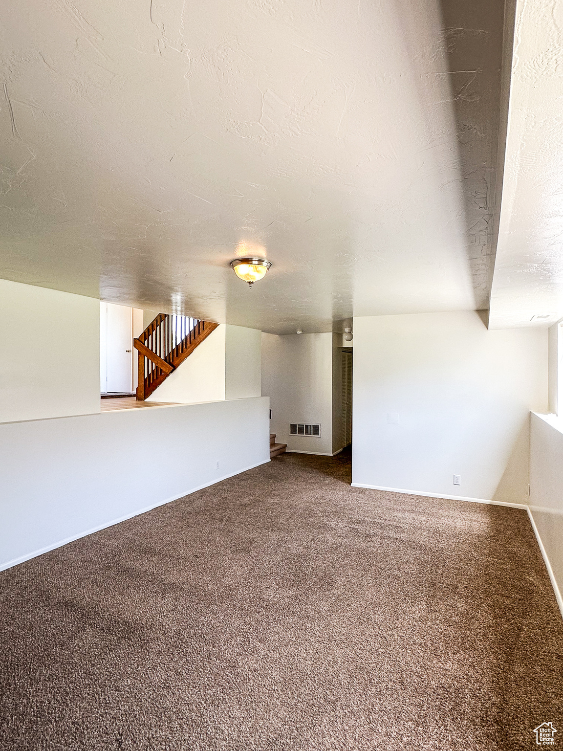 4957 S HENSLEY CIR