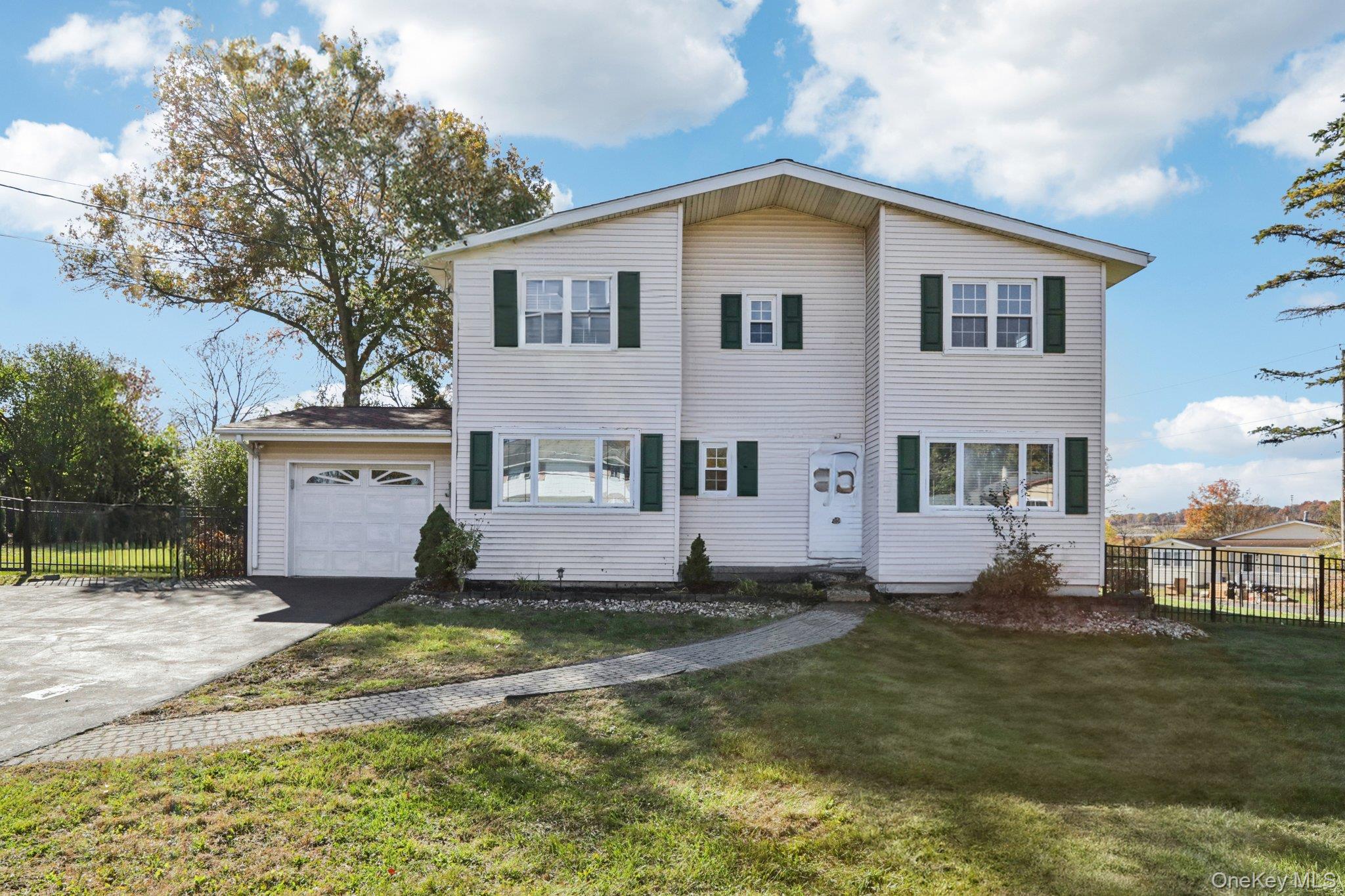13 Wedgewood Drive