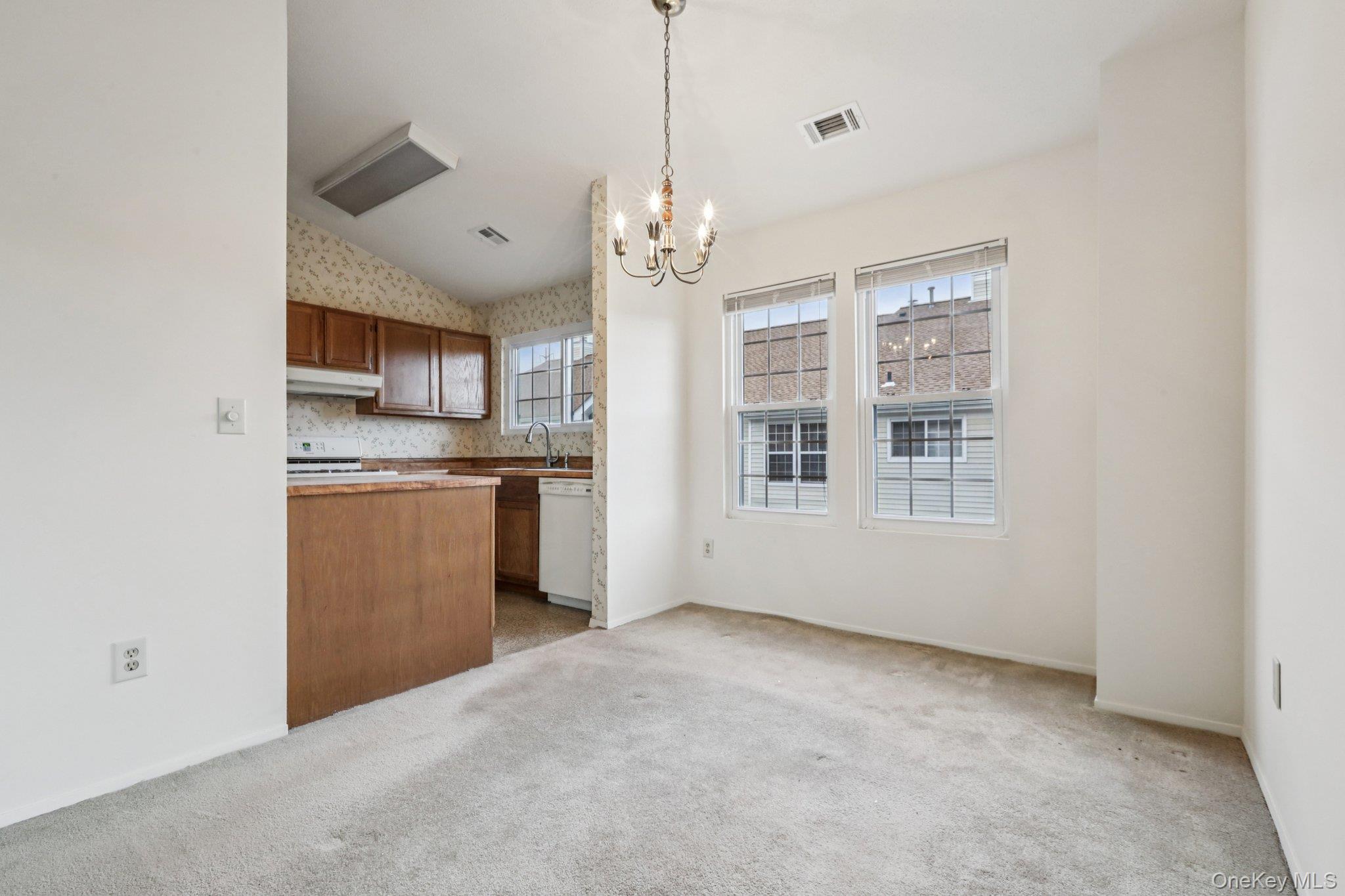 1401 Whispering Hills