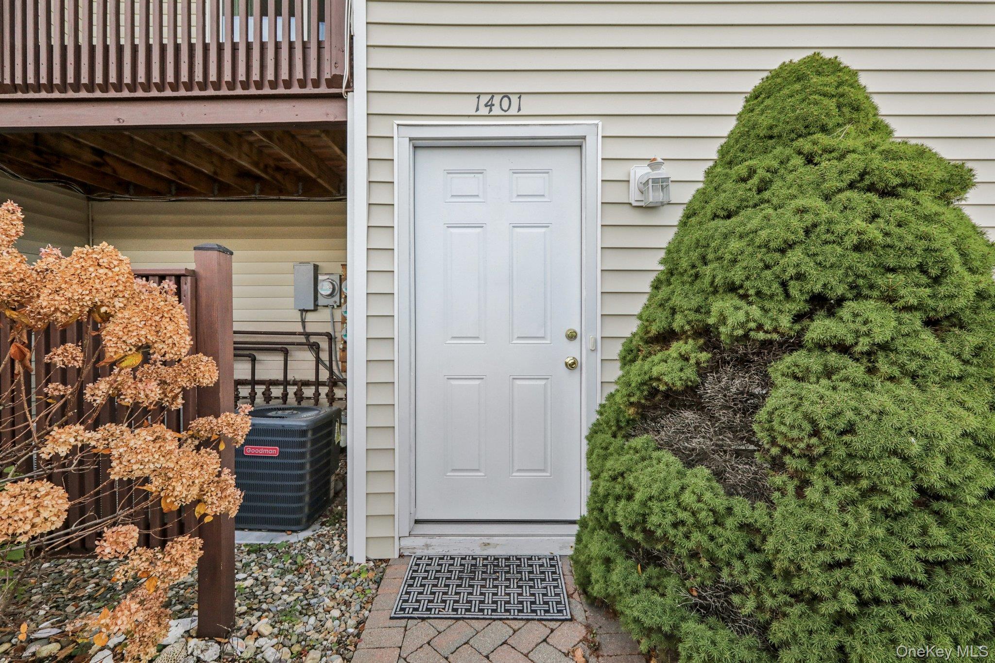1401 Whispering Hills