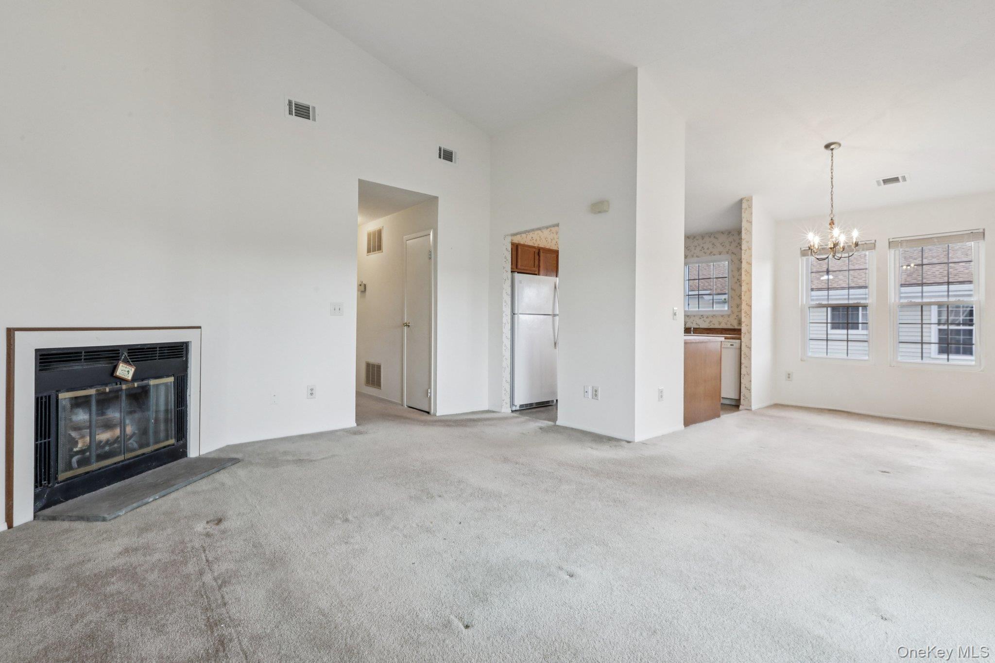 1401 Whispering Hills
