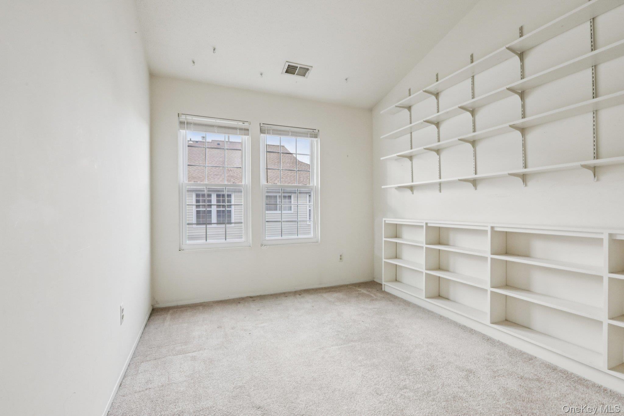 1401 Whispering Hills