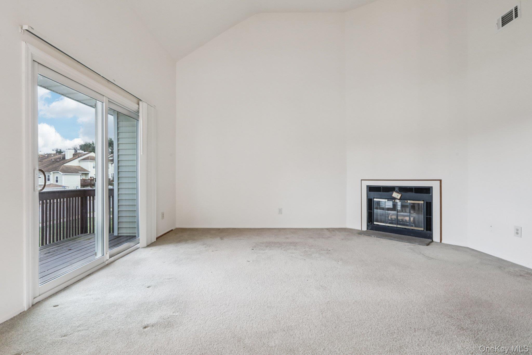 1401 Whispering Hills