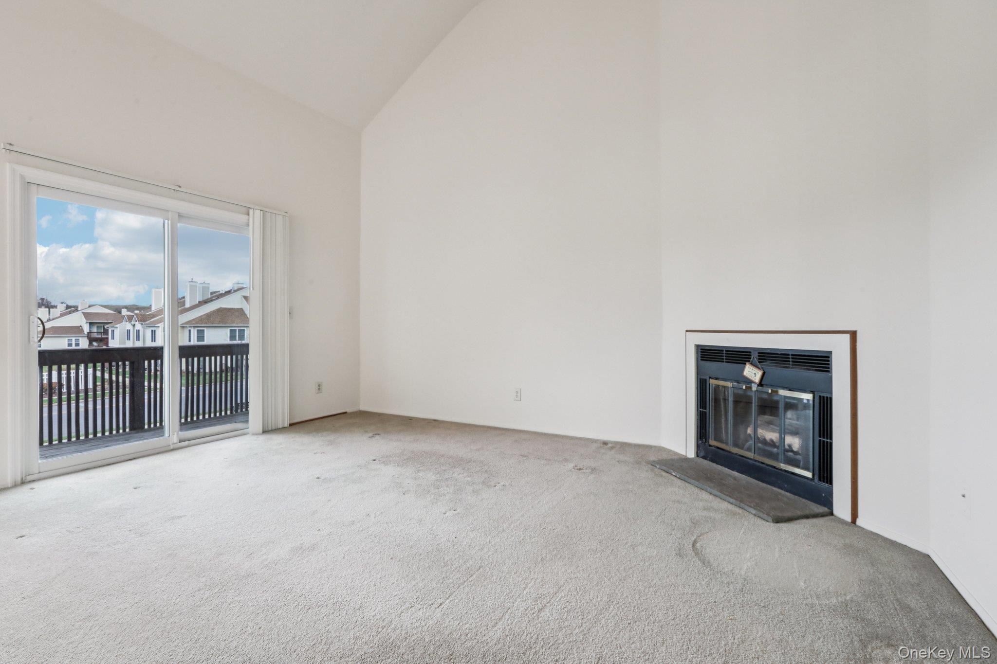 1401 Whispering Hills