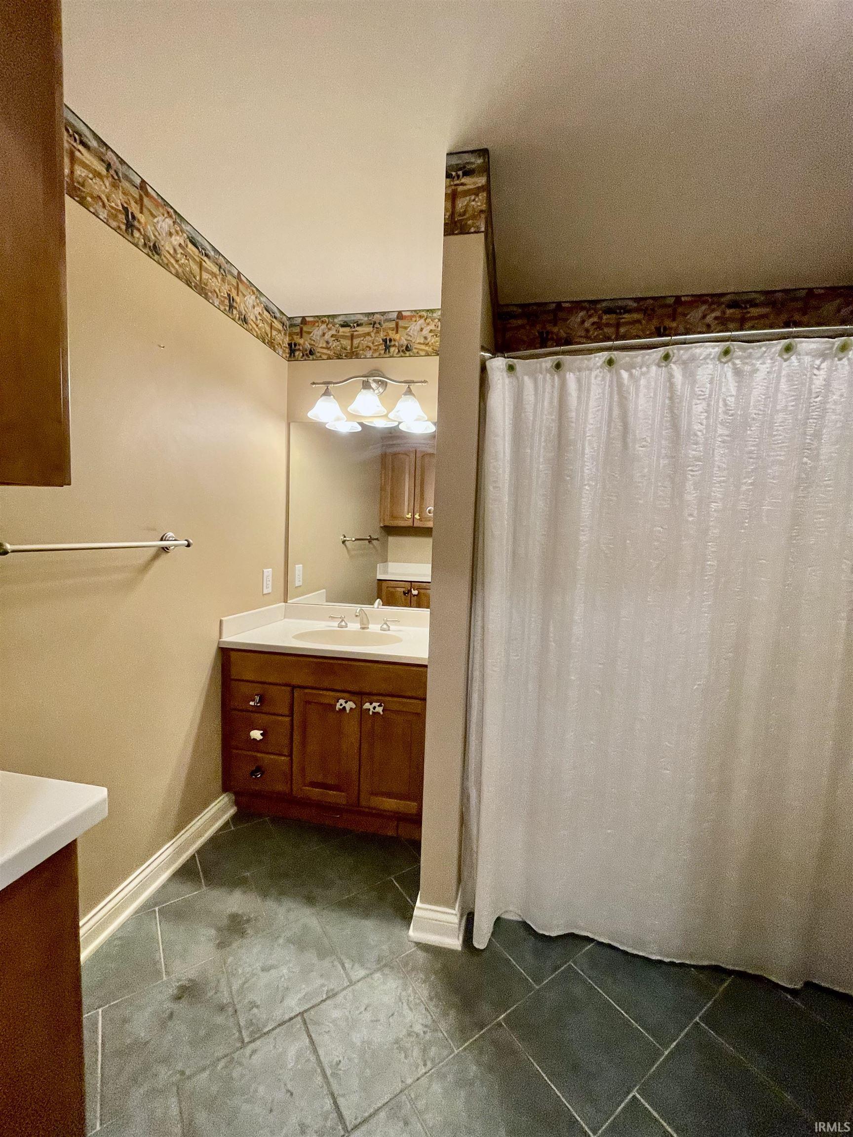 4030 W Breezewood Court