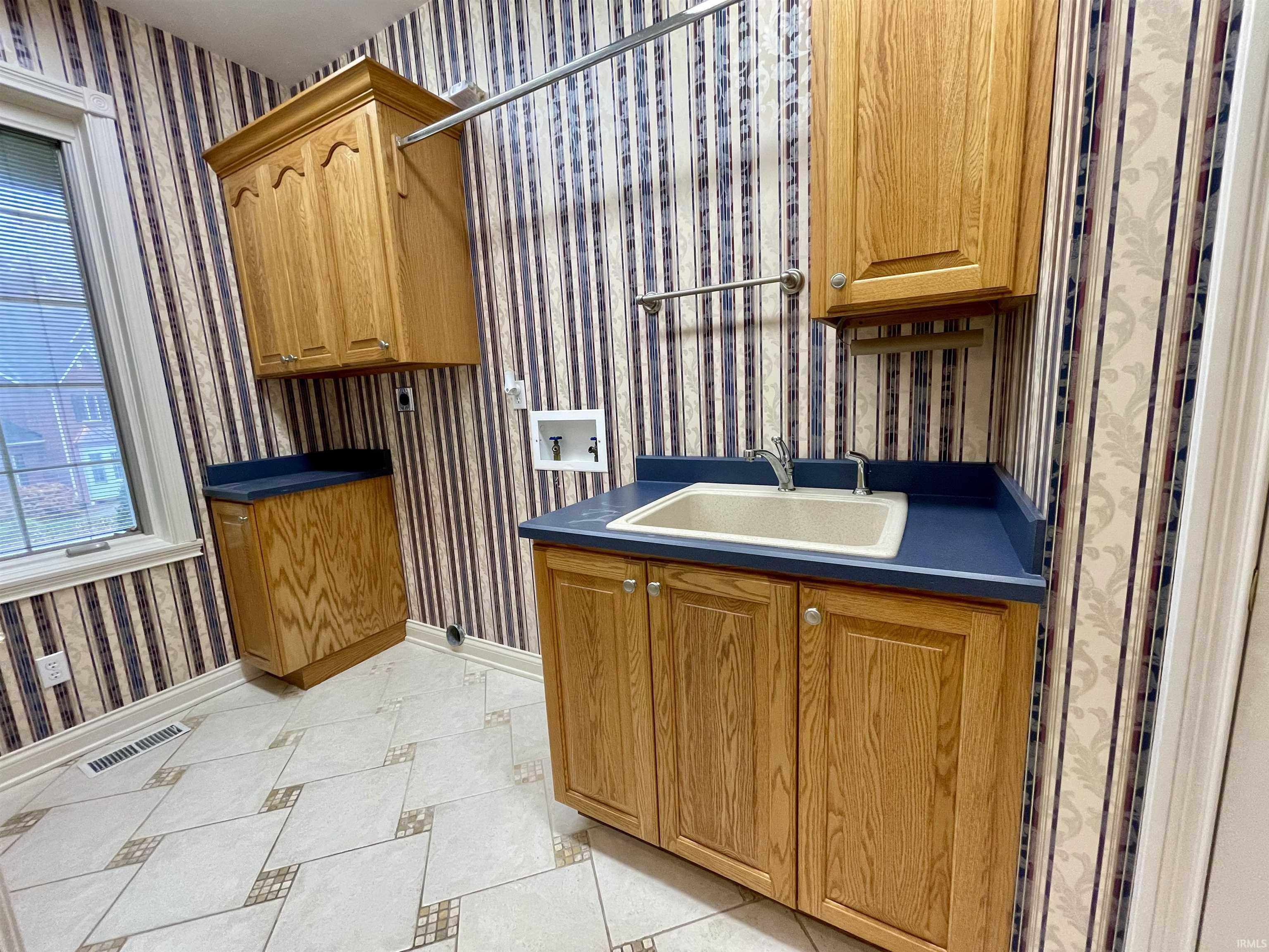 4030 W Breezewood Court