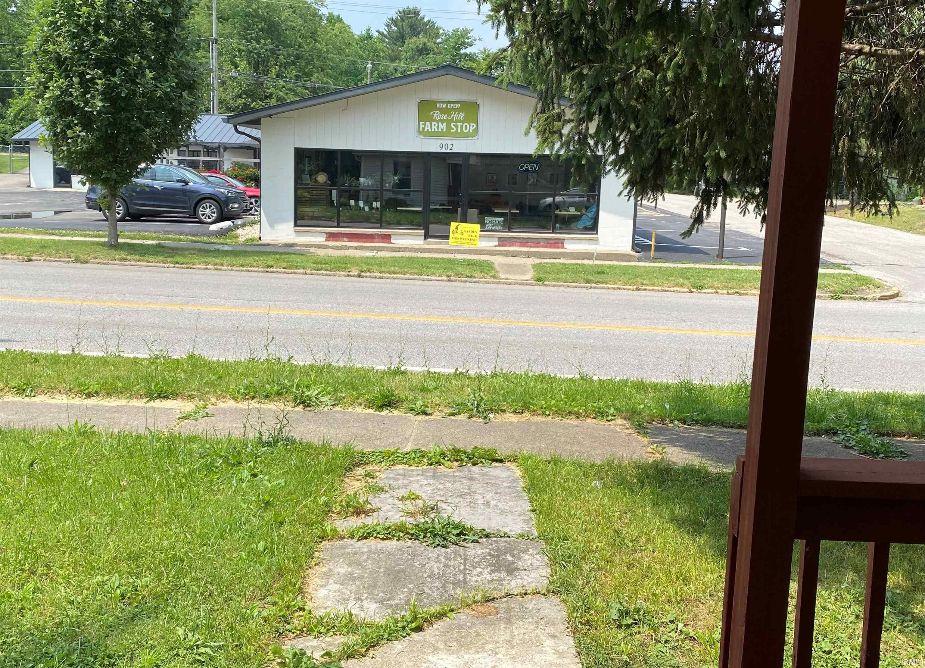 903 W Kirkwood Avenue