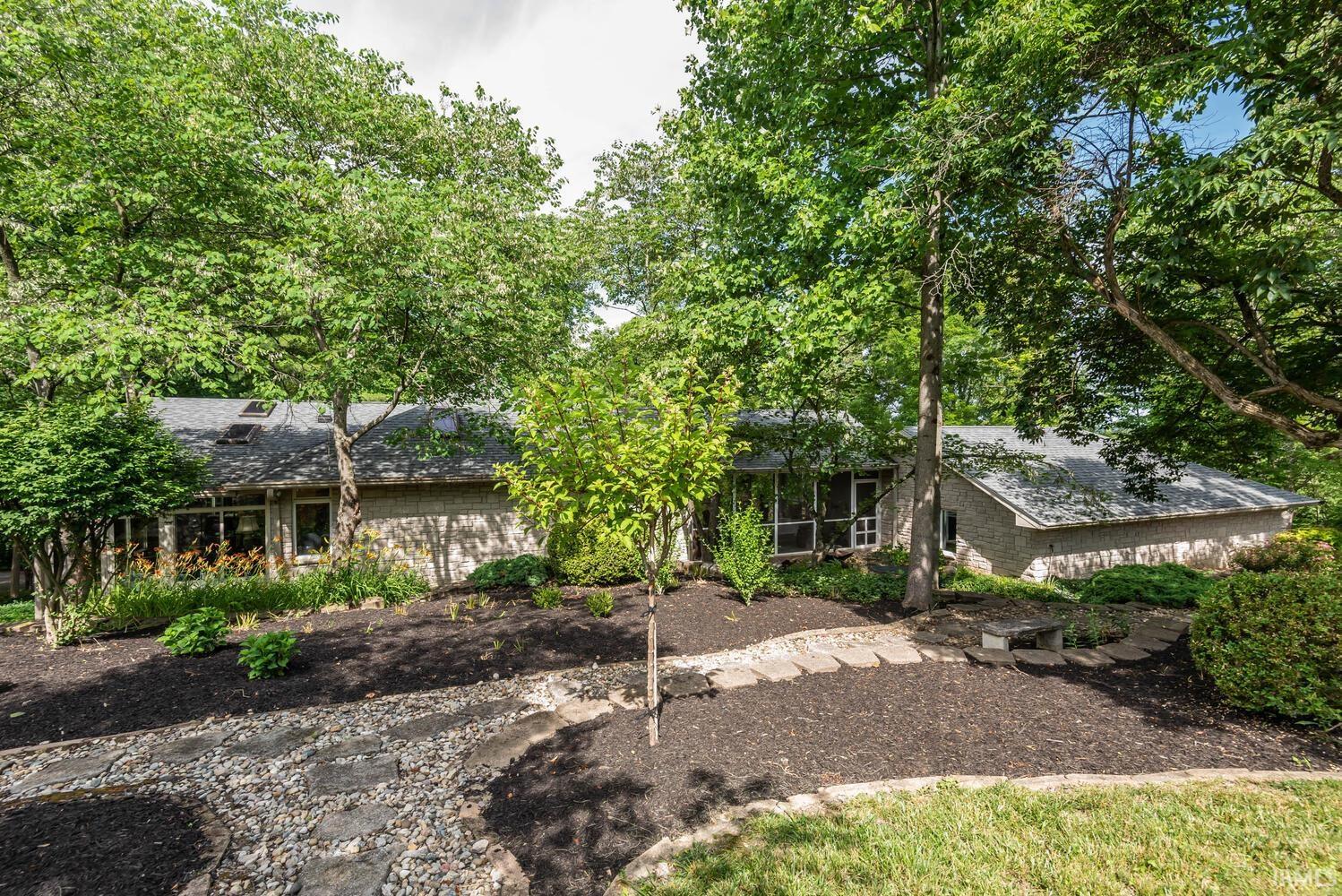 2816 N Blue Ridge Drive