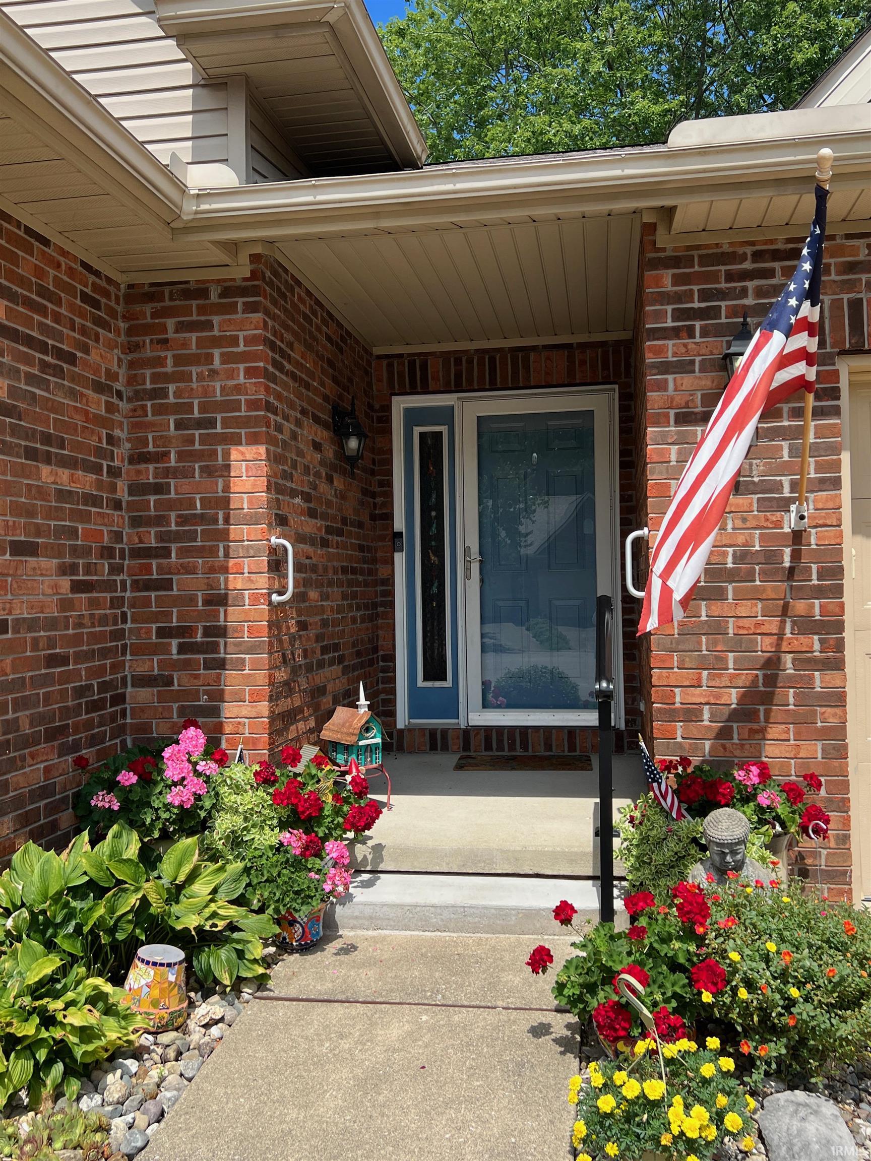 1207 S Hearthstone Court