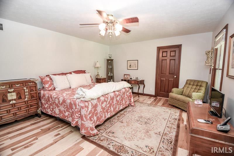 7851 N Red Hill Road