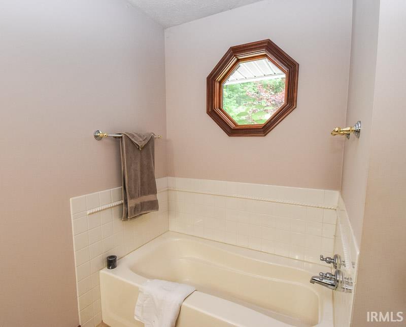 7851 N Red Hill Road