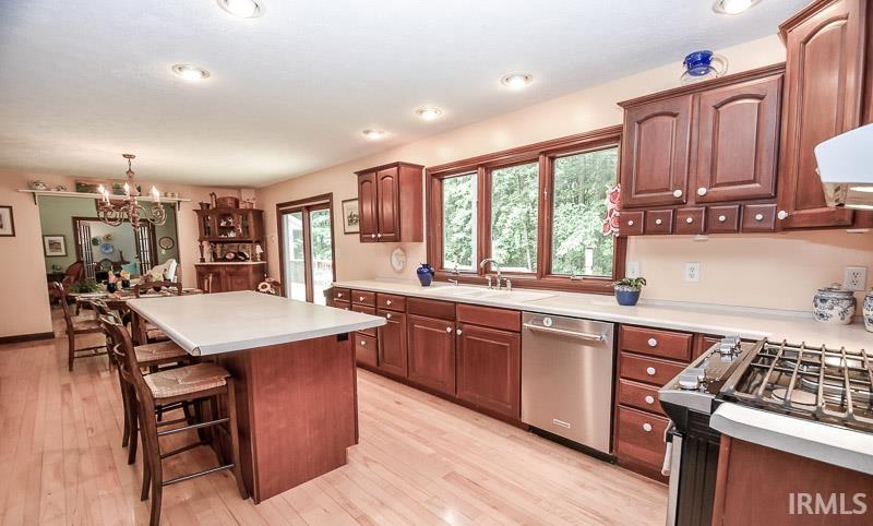 7851 N Red Hill Road