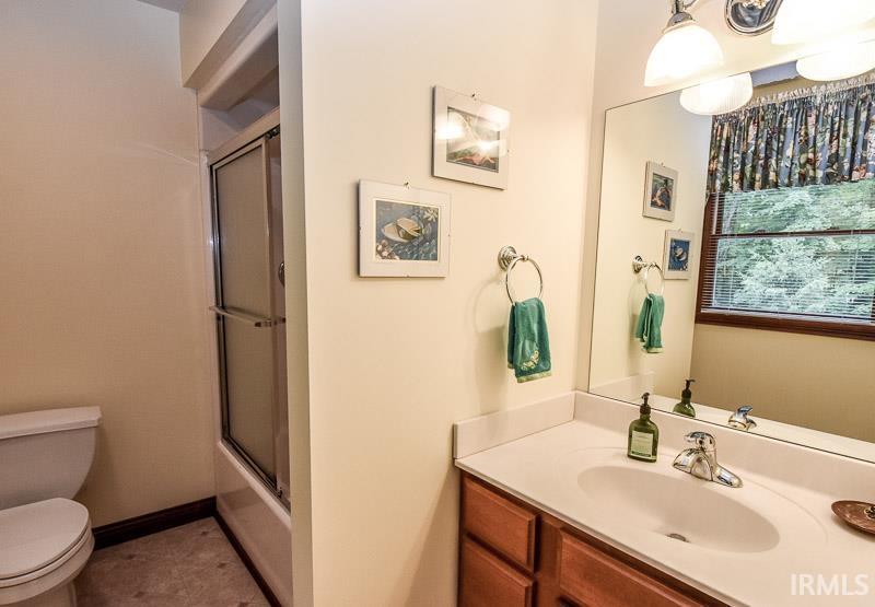 7851 N Red Hill Road