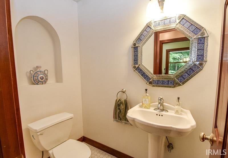 7851 N Red Hill Road