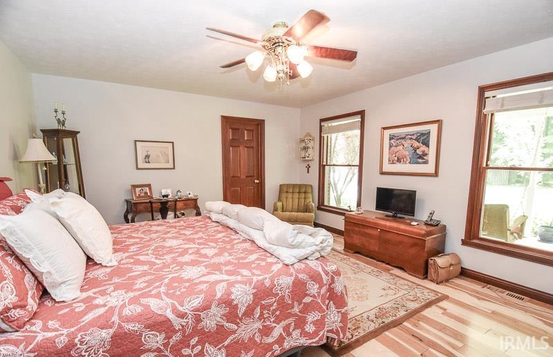 7851 N Red Hill Road