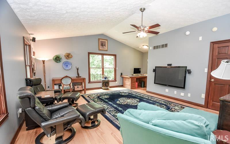 7851 N Red Hill Road