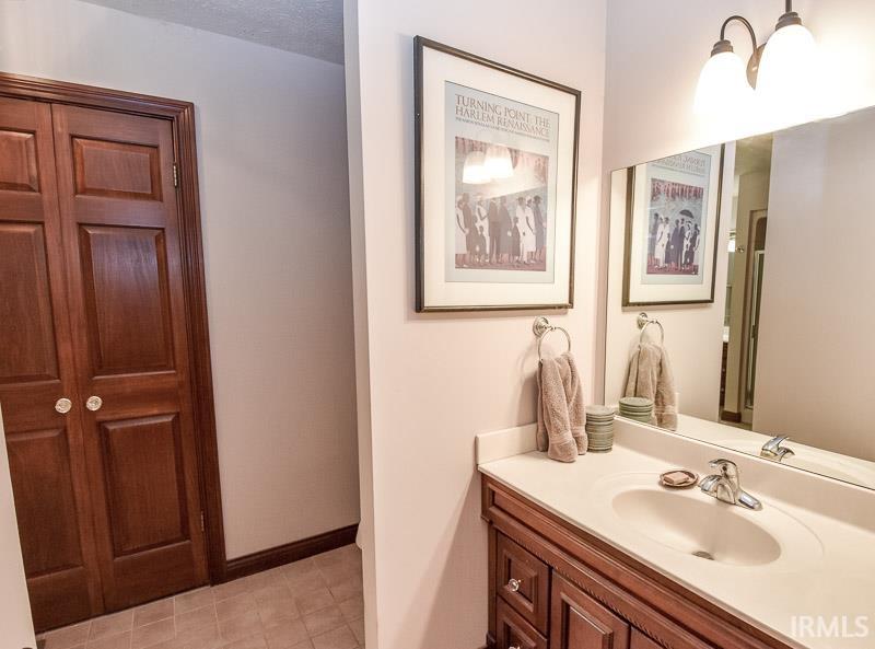 7851 N Red Hill Road