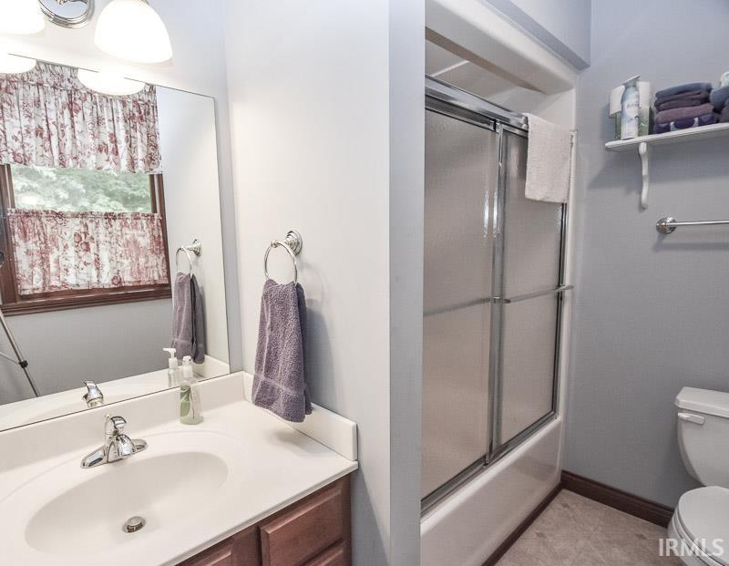 7851 N Red Hill Road