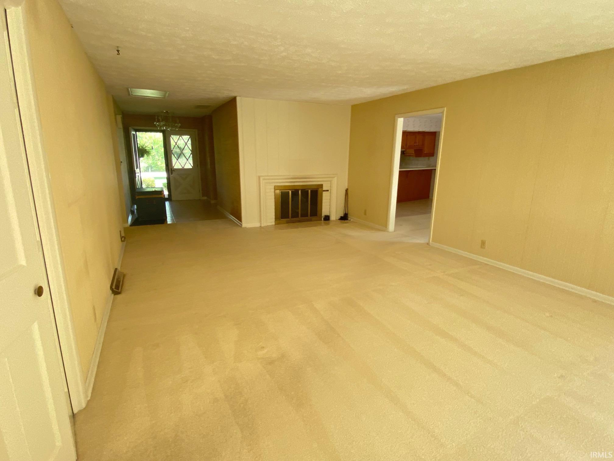 4402 N Hillview Drive