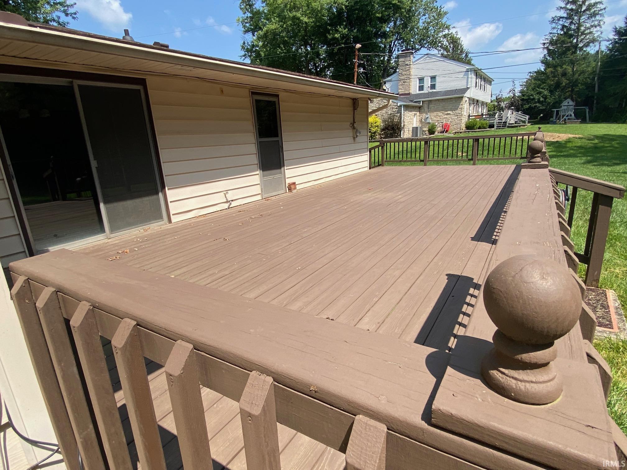 4402 N Hillview Drive