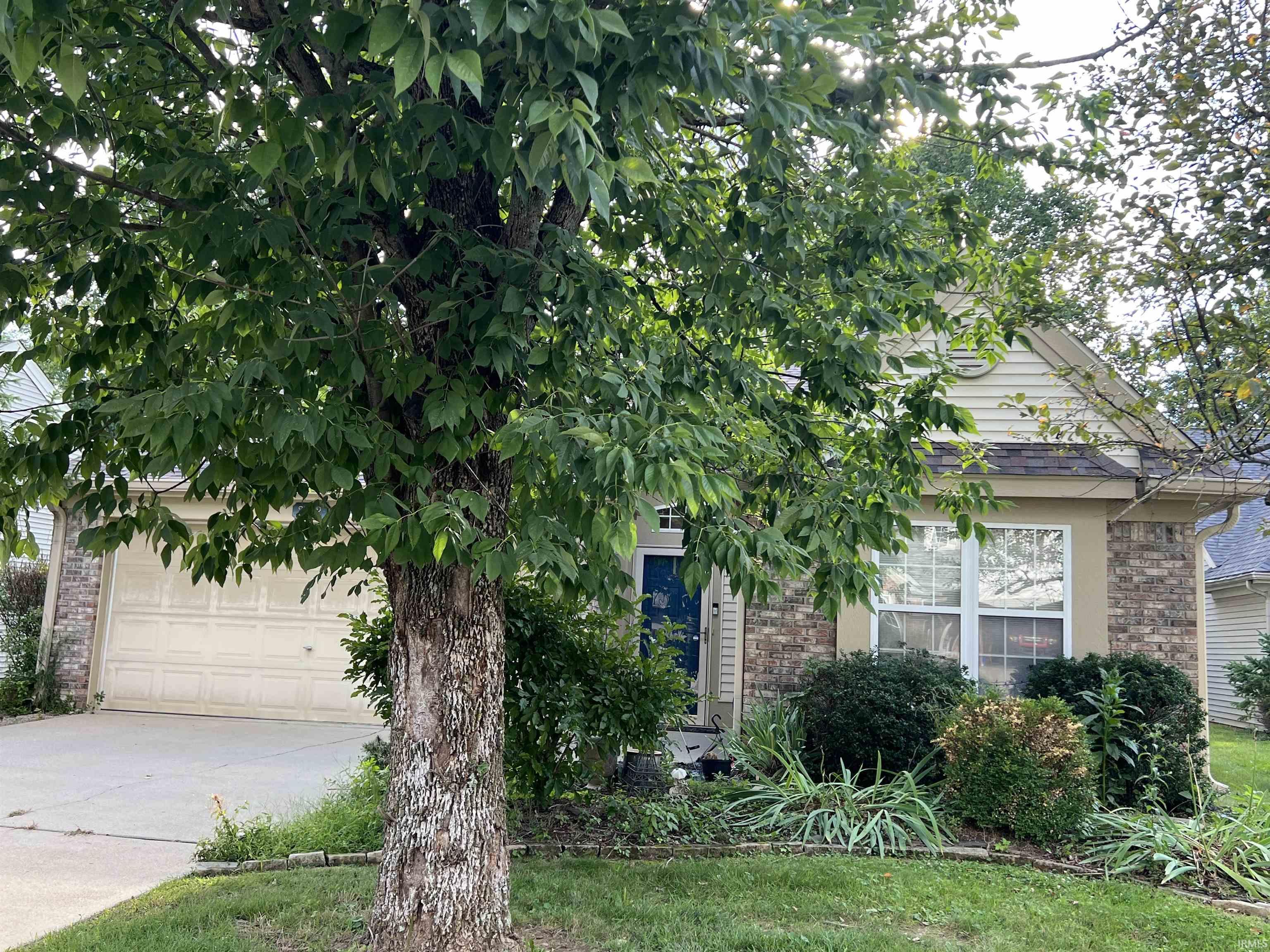 2112 S Bent Tree Drive