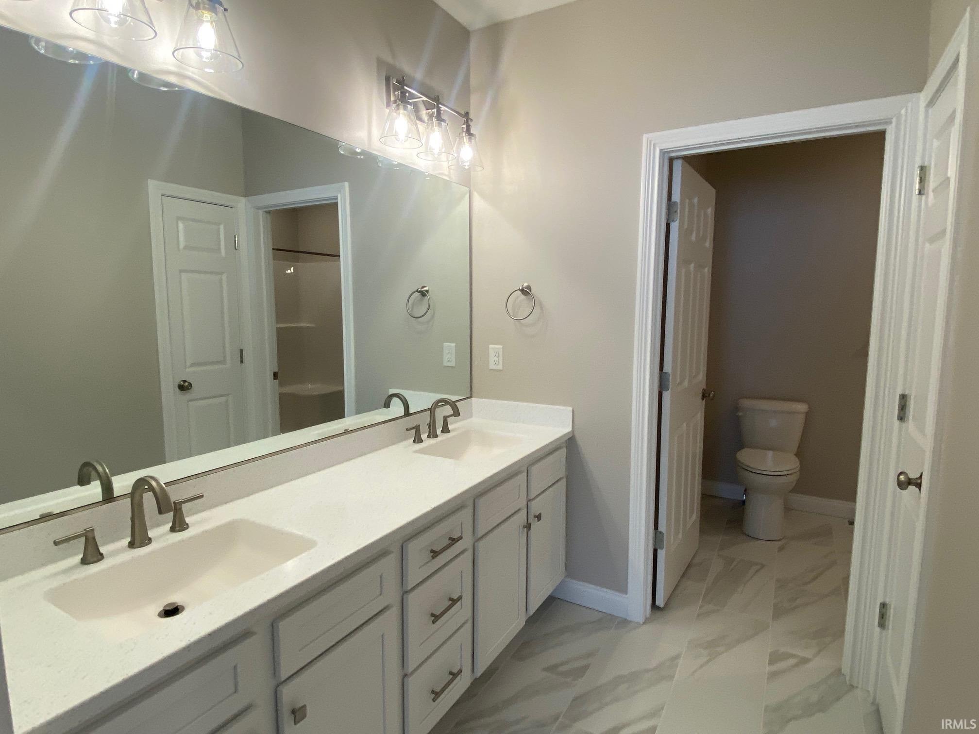 2467 N Stonelake Circle