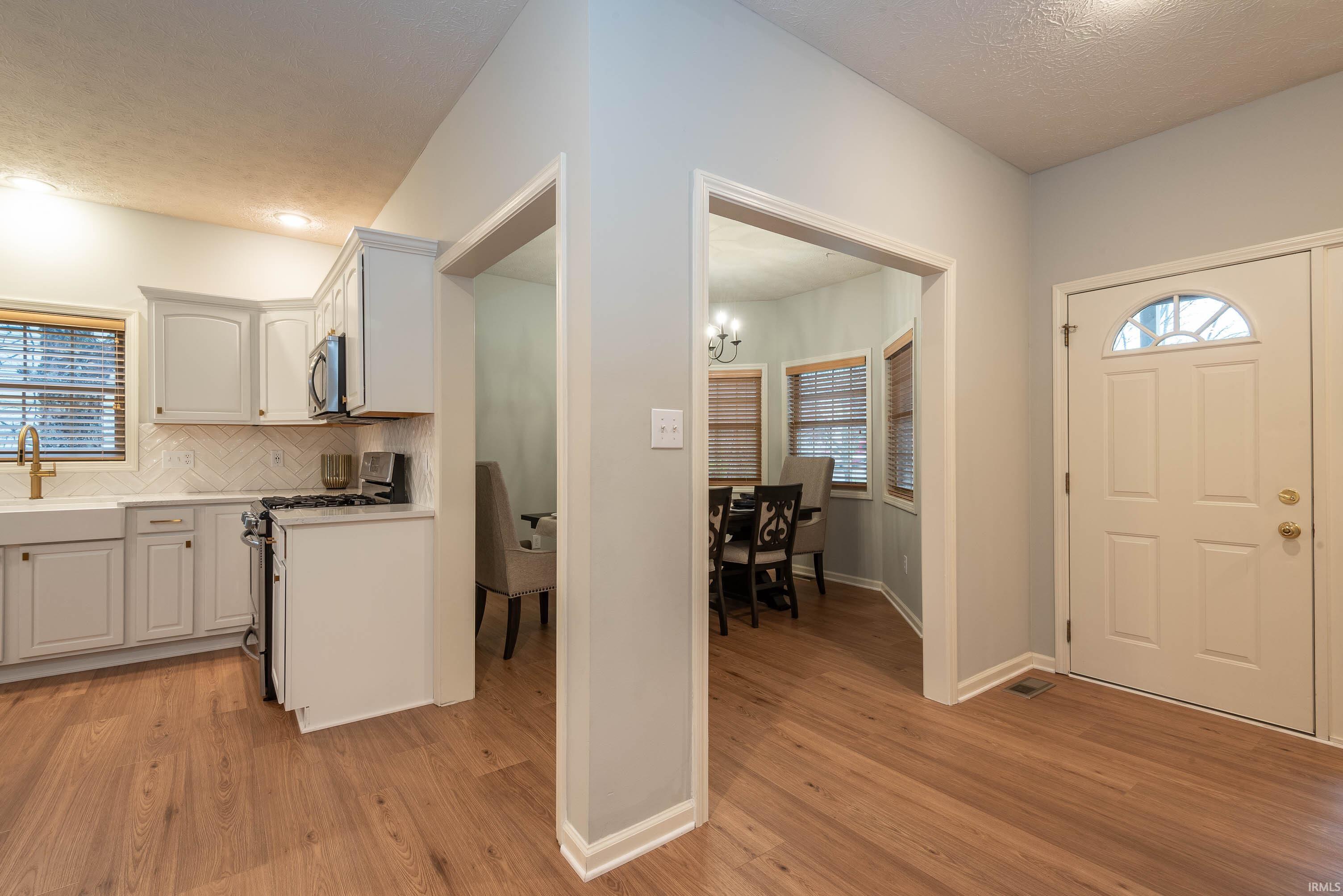 3253 S Southern Oaks Drive