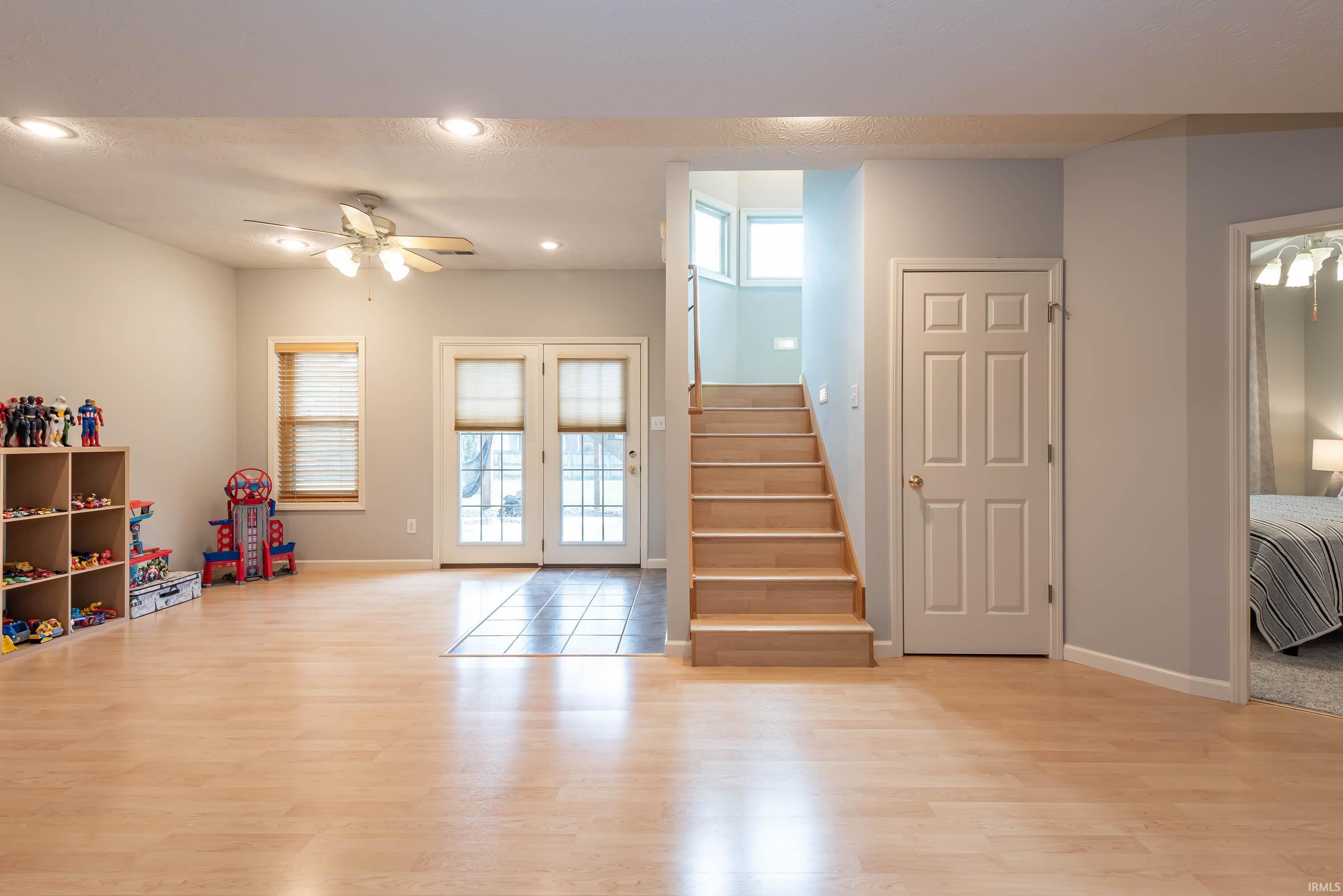 3253 S Southern Oaks Drive