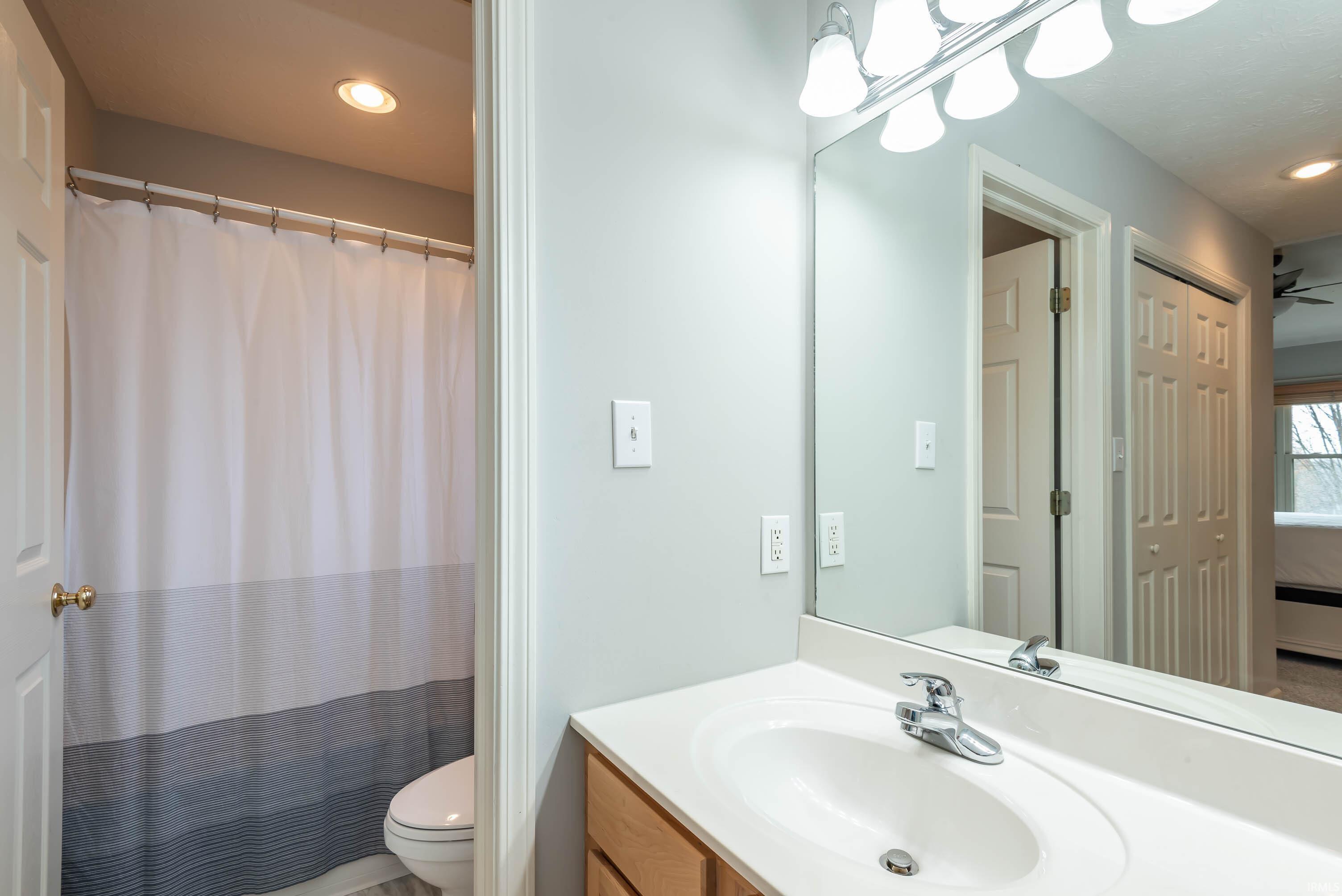 3253 S Southern Oaks Drive