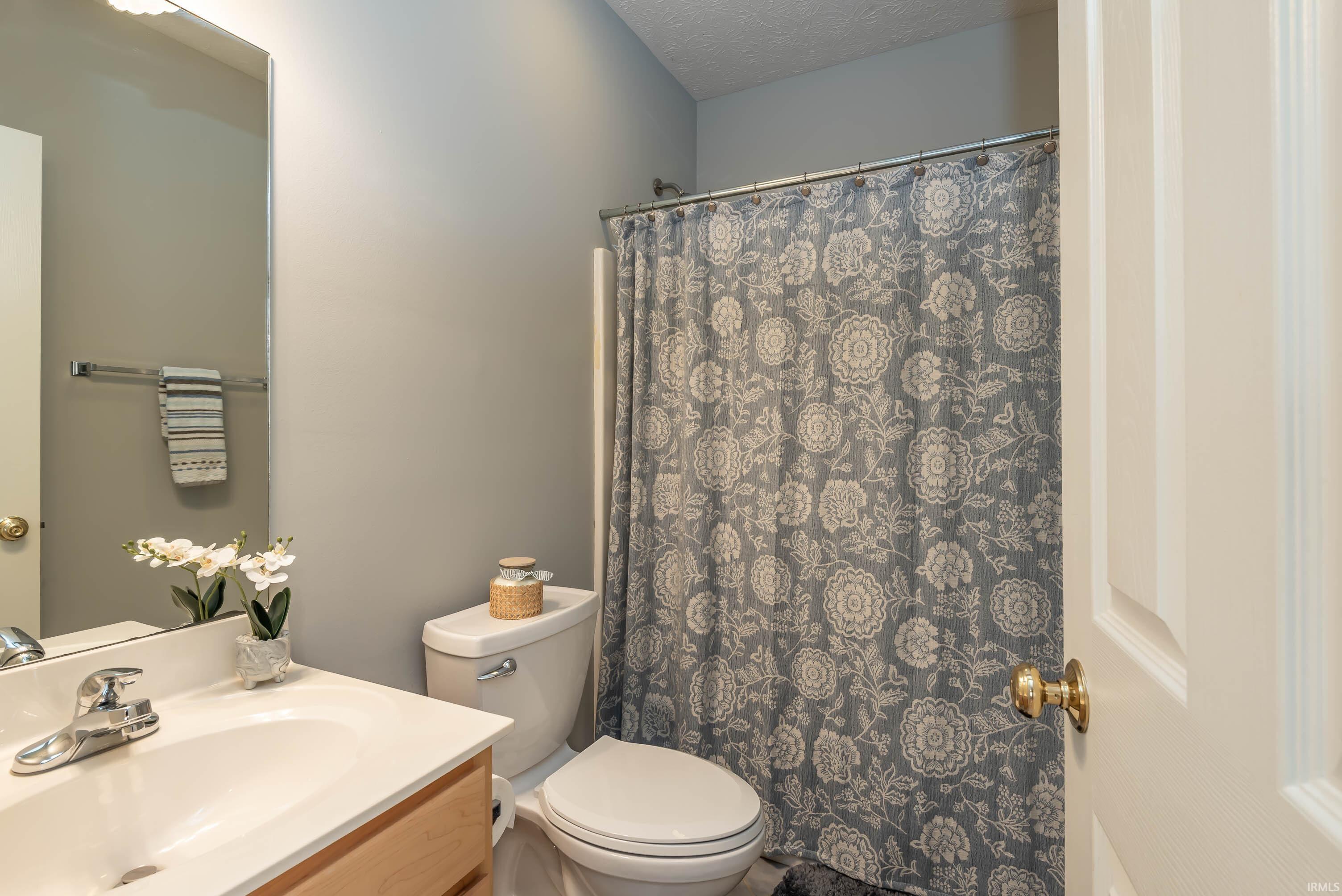 3253 S Southern Oaks Drive