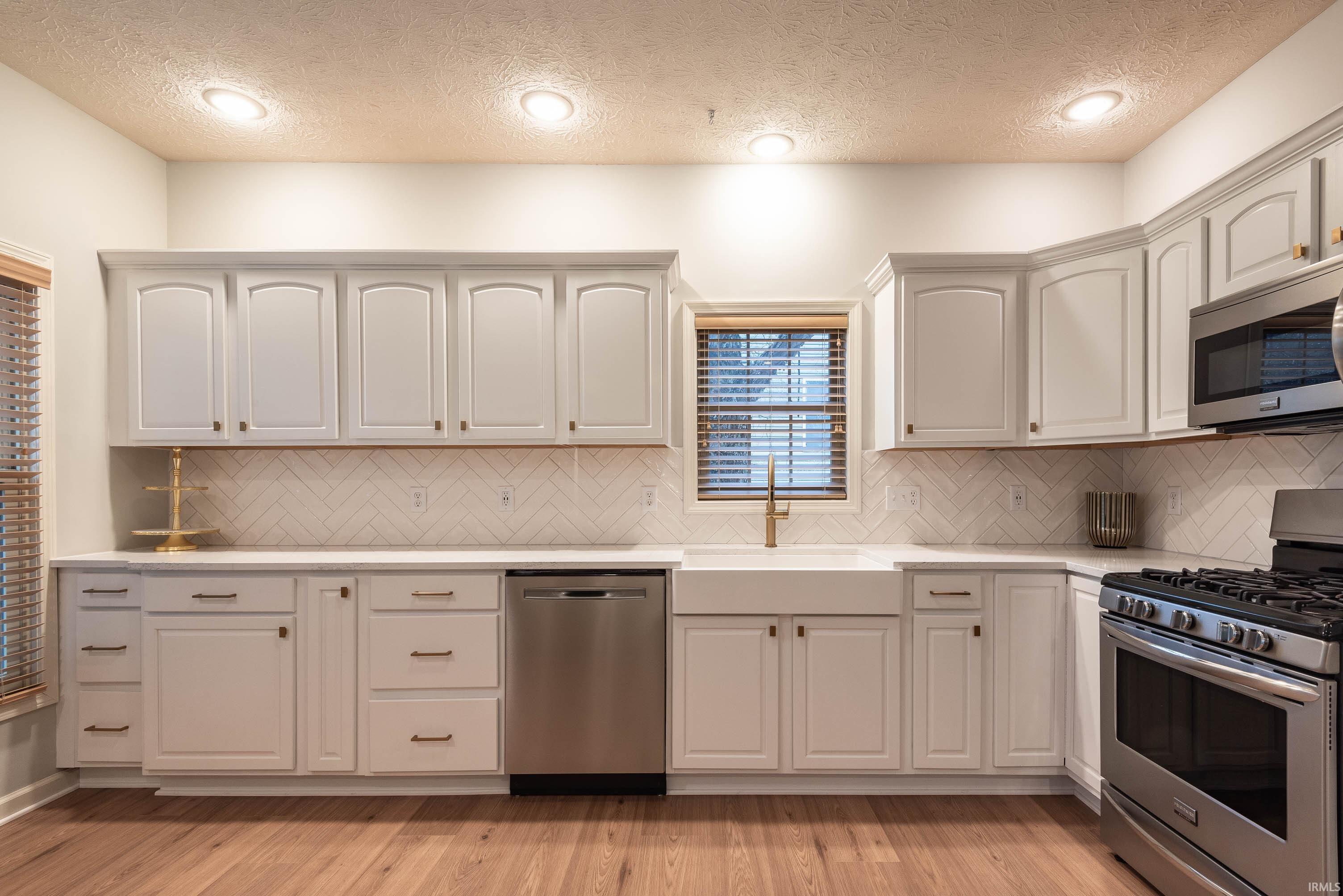 3253 S Southern Oaks Drive