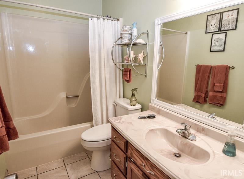 3752 S Bainbridge Drive