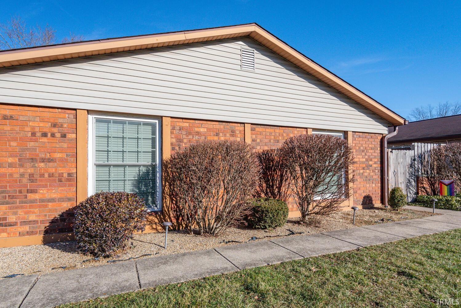 3137 S Westminster Way