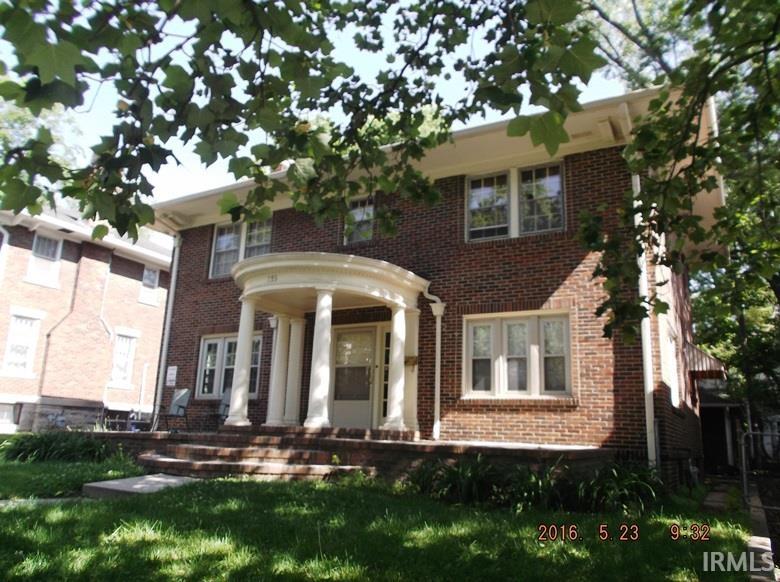 219 & 219 1/2 E 8th Street