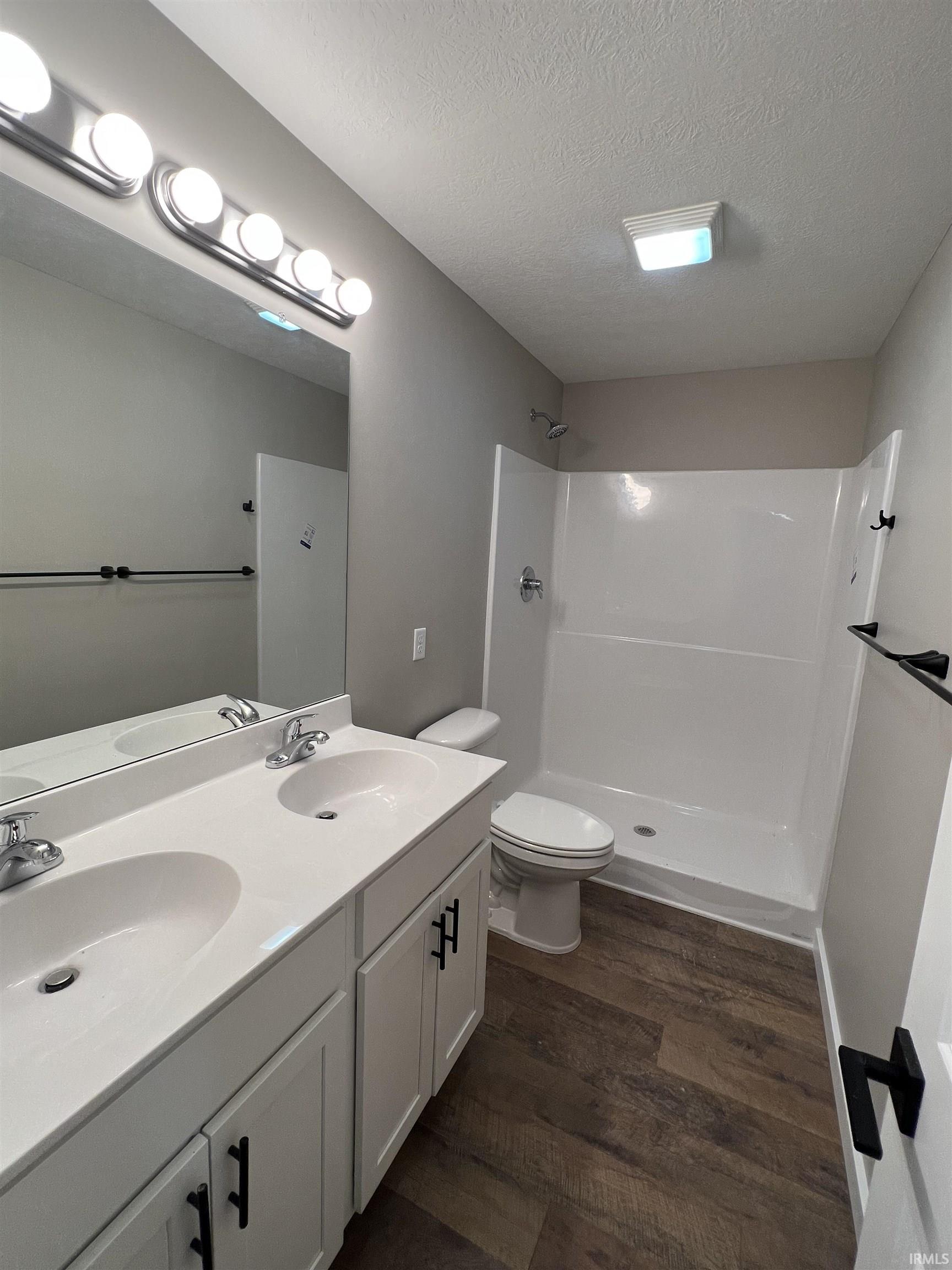 1011 E Keri Marie Lane