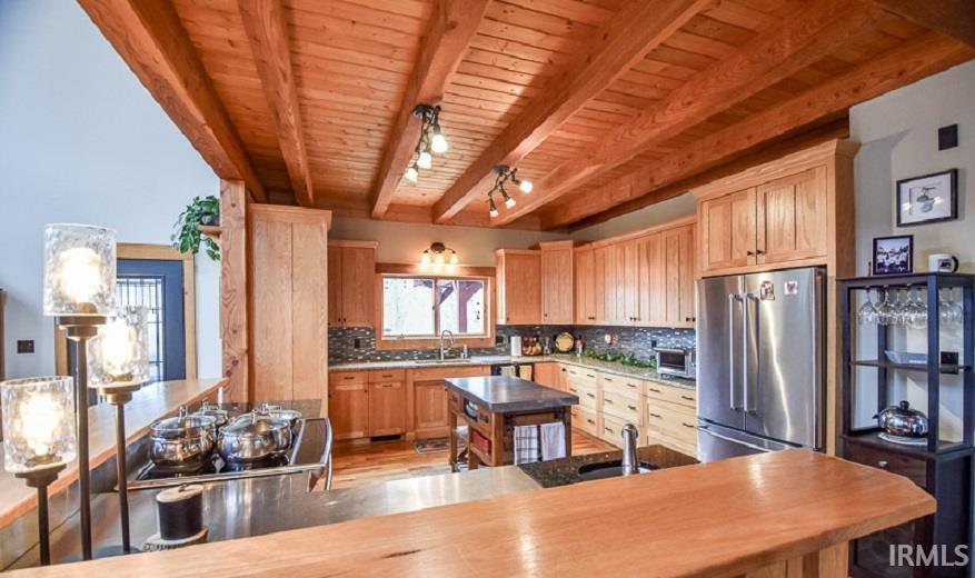 5736 N Pathways Drive