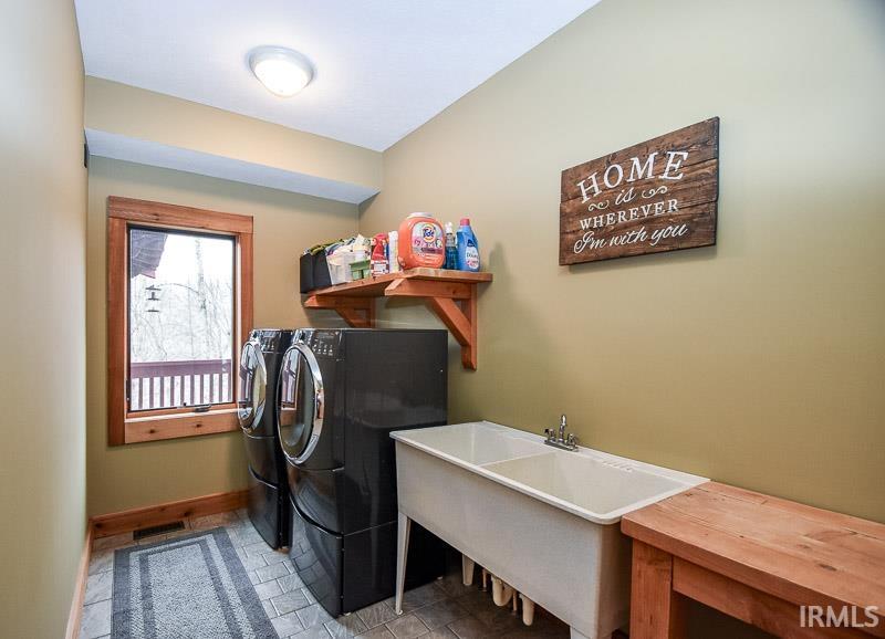 5736 N Pathways Drive