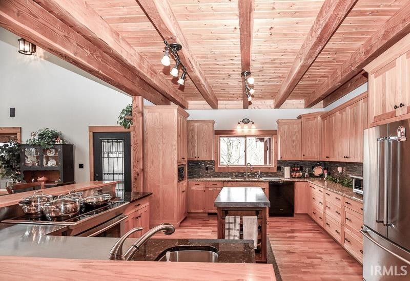 5736 N Pathways Drive