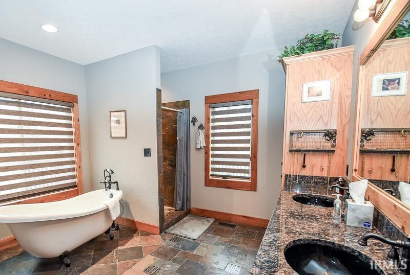 5736 N Pathways Drive