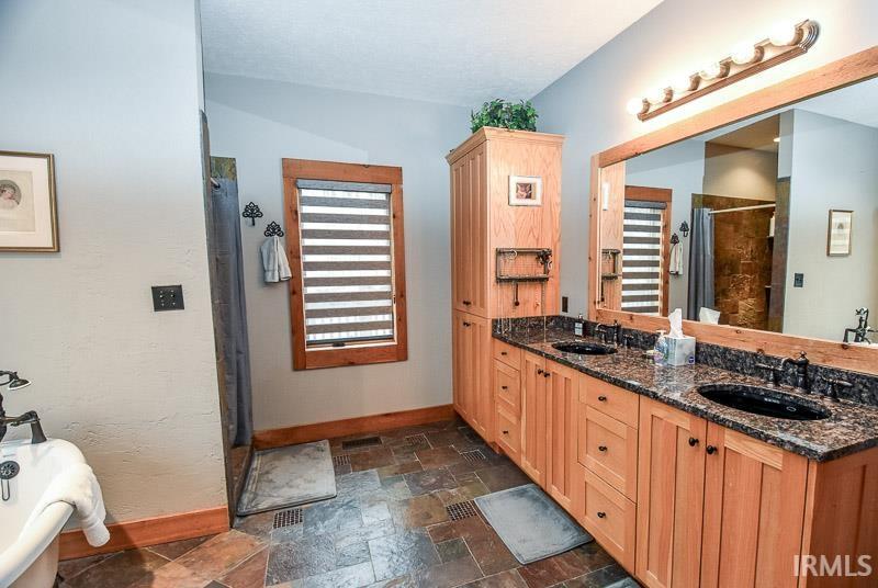 5736 N Pathways Drive