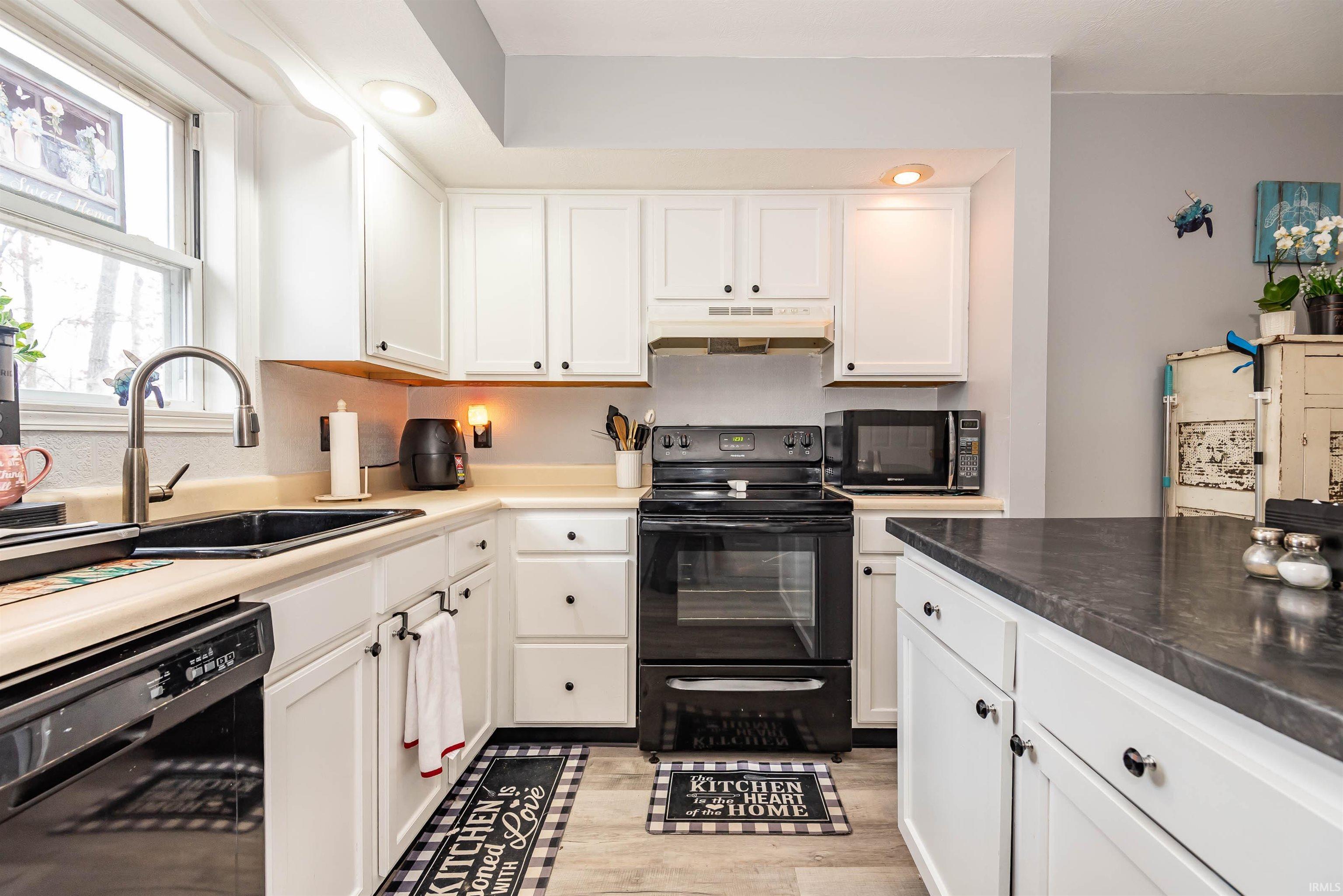 1113 N Forest View Drive