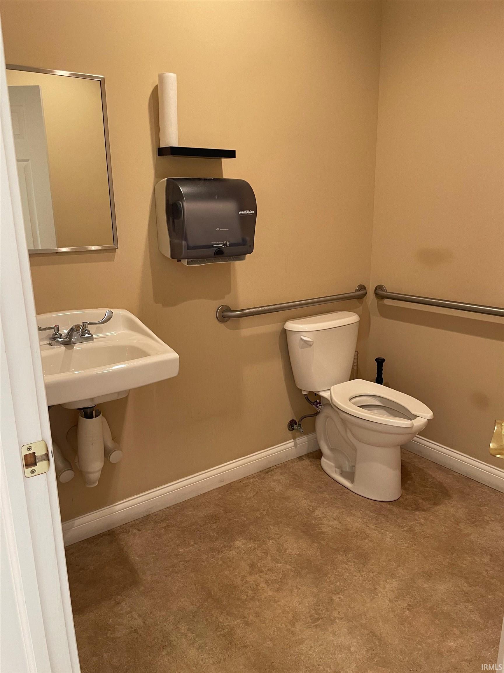 2201 W Sudbury Drive