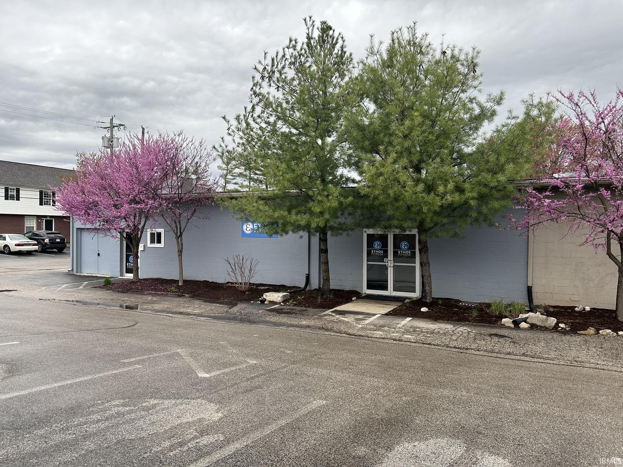 1709 N College Unit: 102 and 103