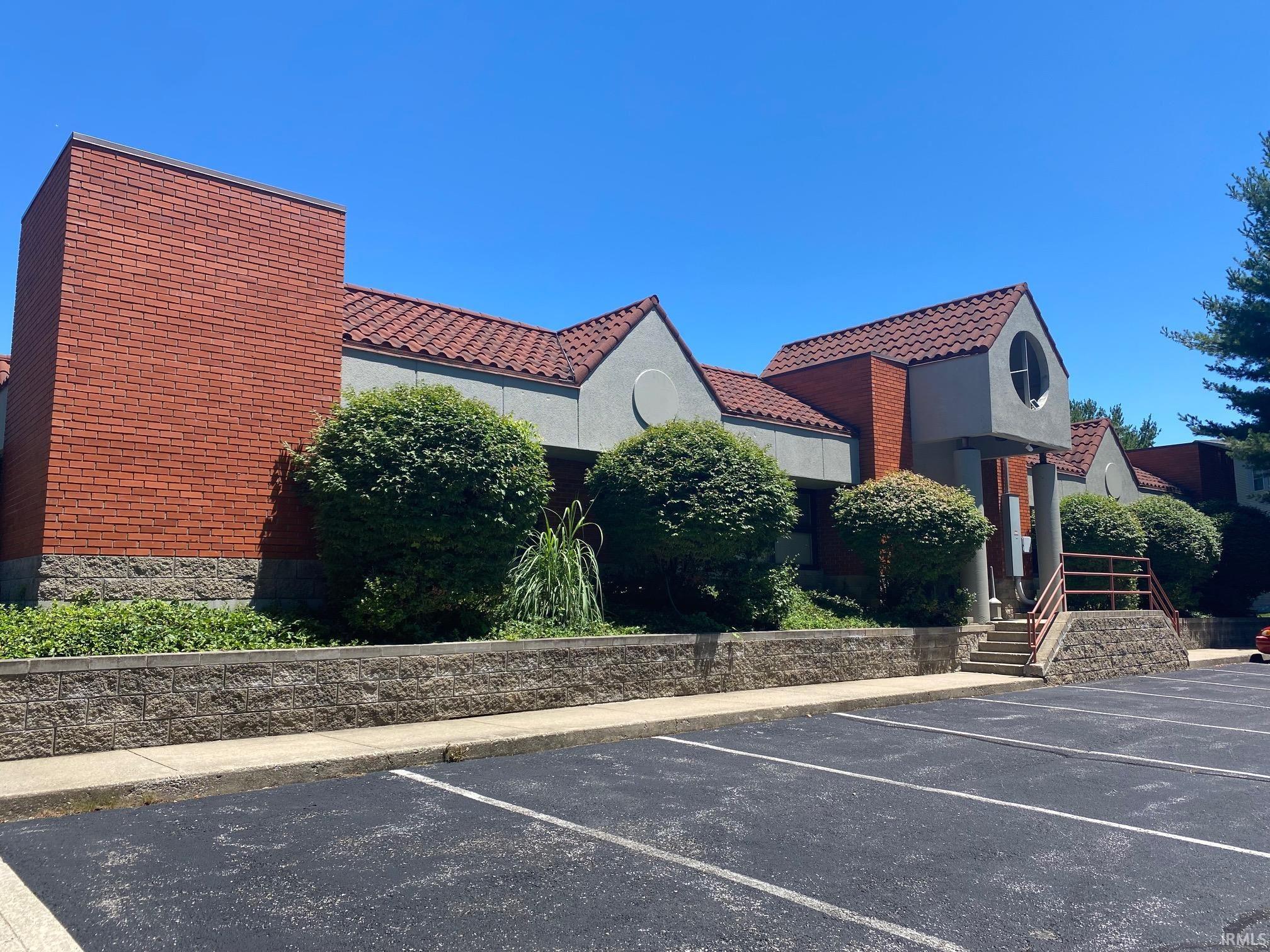 3100 E John Hinkle Place Unit: 101