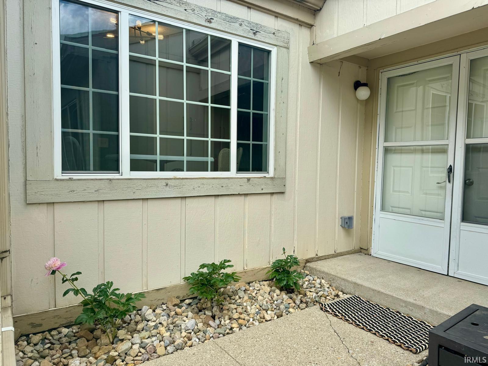 9105 S Greenridge Lane